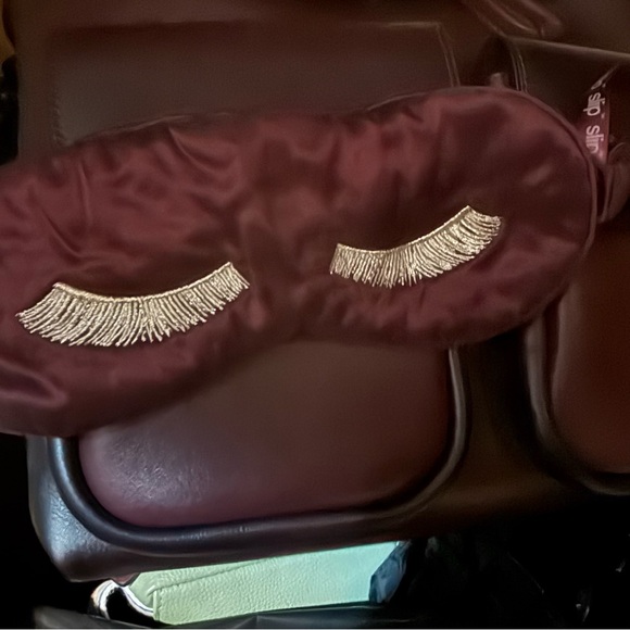 Slip Mulberry Silk Eye Mask with Embroidery - Picture 2 of 3